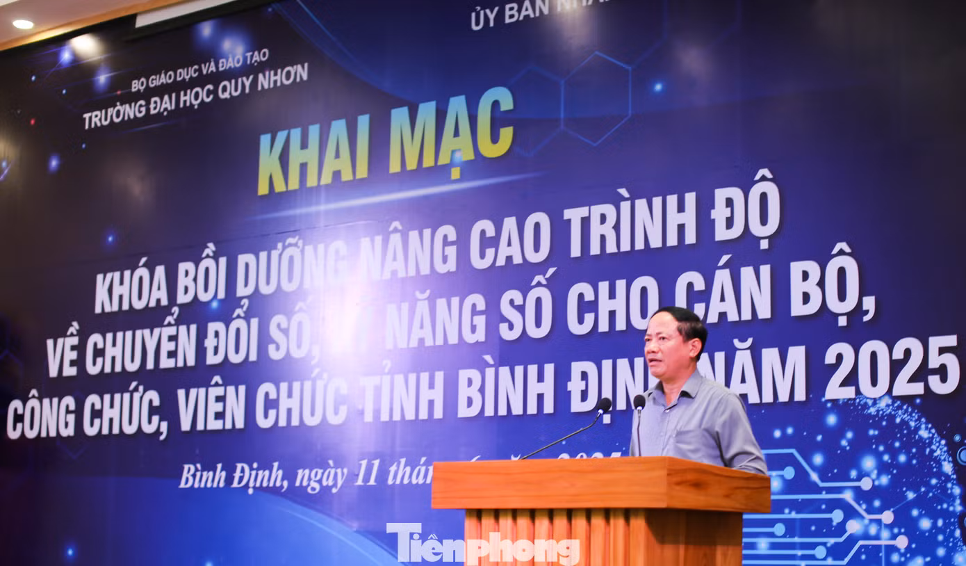 Ông Phạm Anh Tuấn - Chủ tịch UBND tỉnh Bình Định phát biểu. Ảnh: Trương Định Ông Phạm Anh Tuấn - Chủ tịch UBND tỉnh Bình Định phát biểu. Ảnh: Trương Định