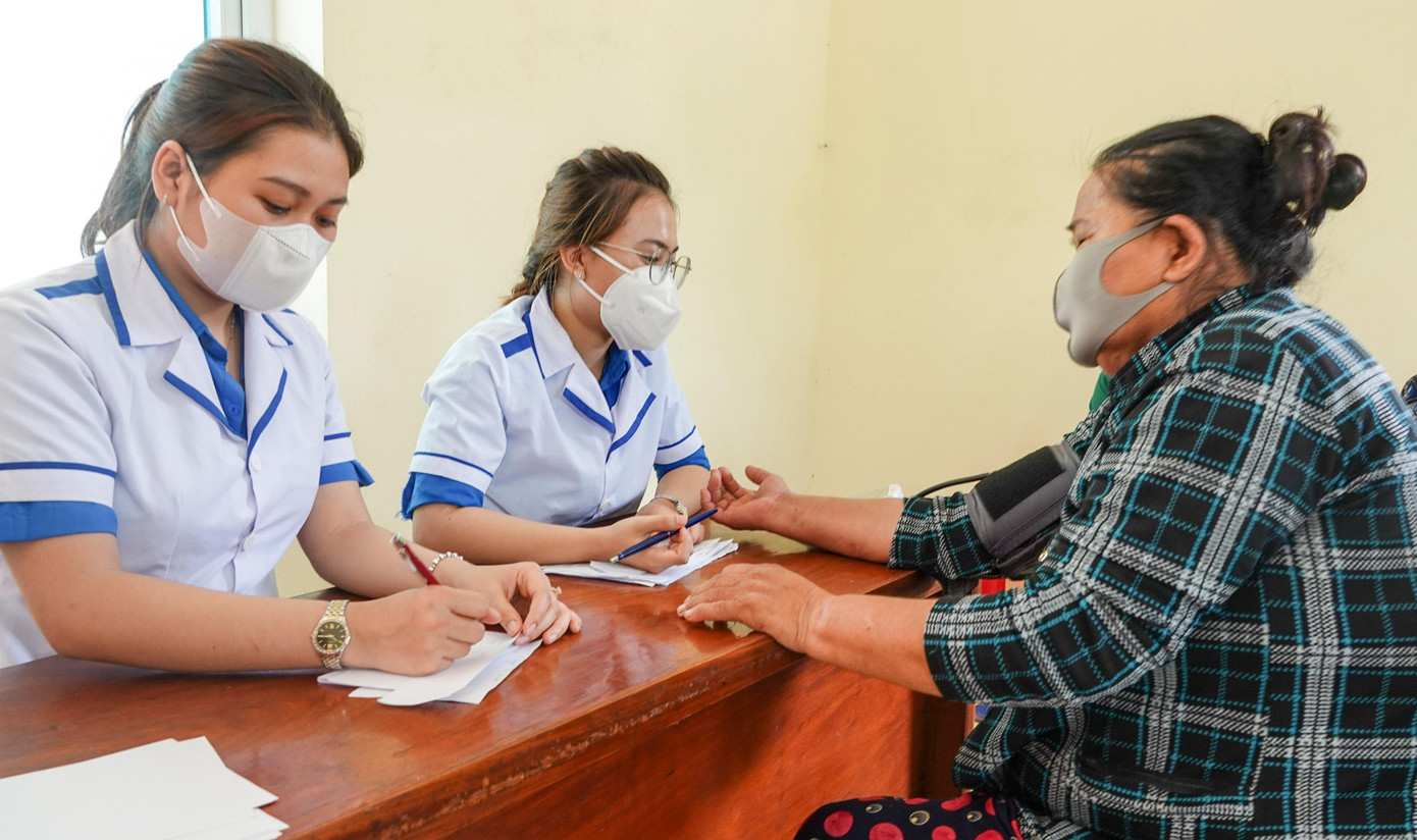 Tư vấn sức khỏe cho người dân. Tư vấn sức khỏe cho người dân.