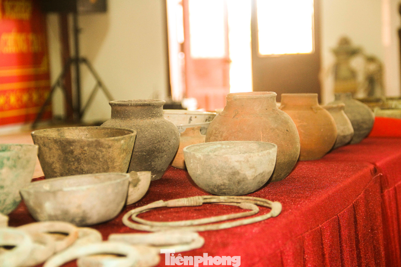 Các hiện vật là nguồn tư liệu quý giá, bổ sung cho việc sưu tầm, bảo quản, nghiên cứu và trưng bày hiện vật phục vụ nhu cầu nghiên cứu, học tập, tham quan của công chúng, nhằm bảo tồn và phát huy di sản văn hóa thời Tây Sơn. Các hiện vật là nguồn tư liệu quý giá, bổ sung cho việc sưu tầm, bảo quản, nghiên cứu và trưng bày hiện vật phục vụ nhu cầu nghiên cứu, học tập, tham quan của công chúng, nhằm bảo tồn và phát huy di sản văn hóa thời Tây Sơn.