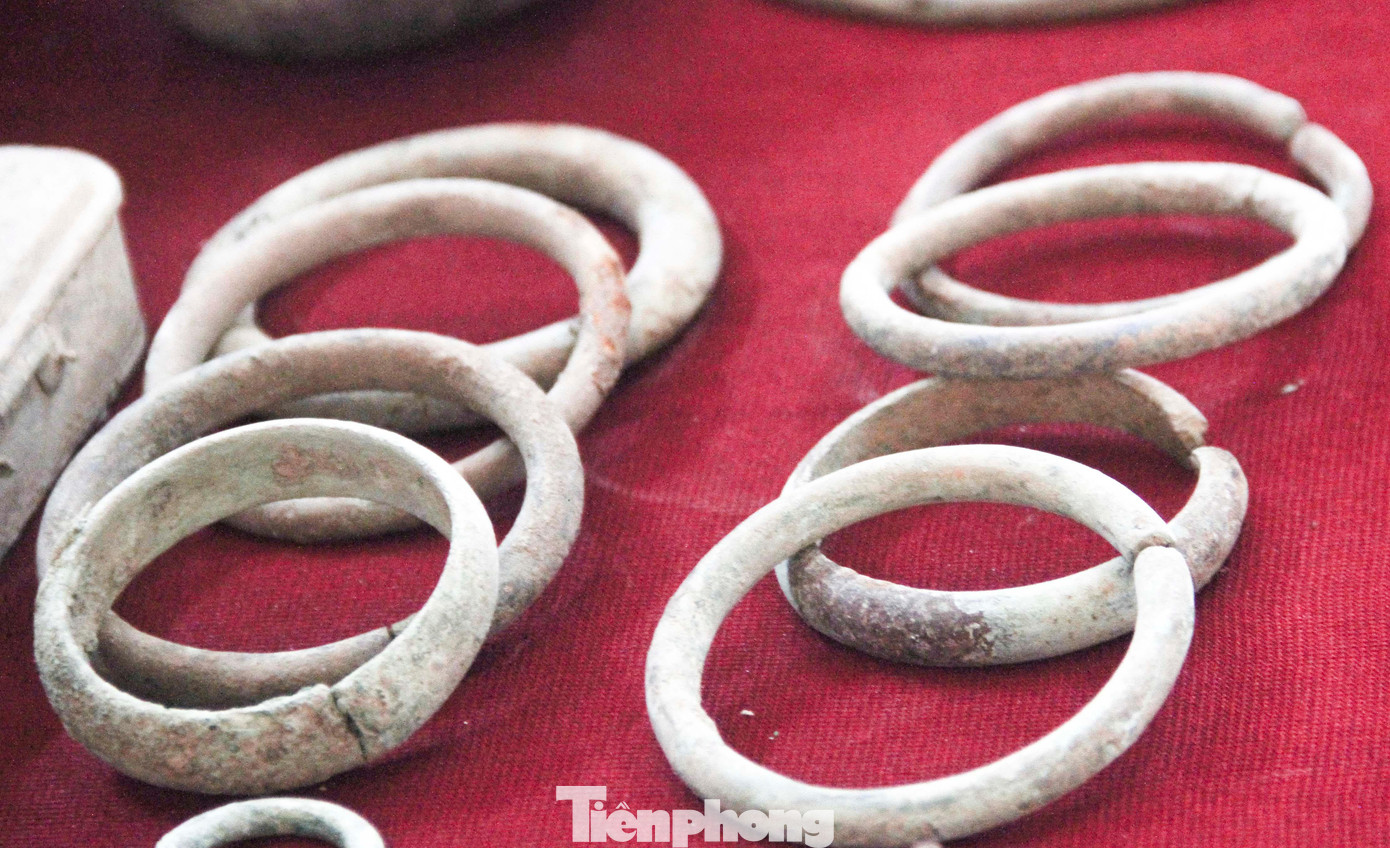 Những hiện vật được Đại đức Thích Quảng Dũng sưu tầm, gìn giữ và phát tâm hiến tặng cho bảo tàng Quang Trung. Những hiện vật được Đại đức Thích Quảng Dũng sưu tầm, gìn giữ và phát tâm hiến tặng cho bảo tàng Quang Trung.