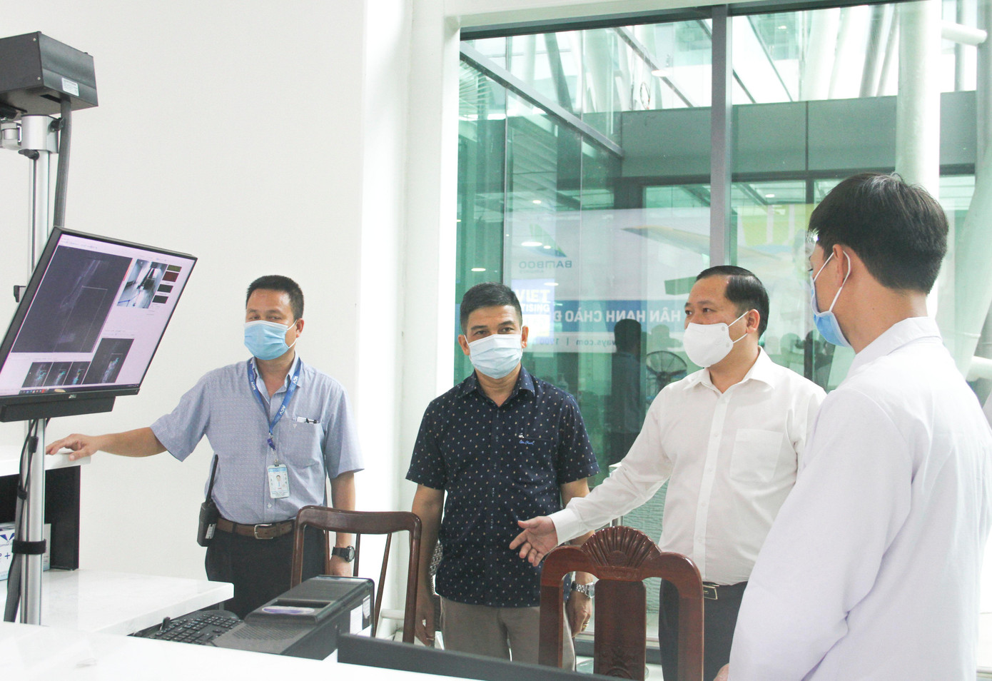 Bình Định triển khai đợt cao điểm phòng, chống dịch COVID-19. Ảnh: Trương Định