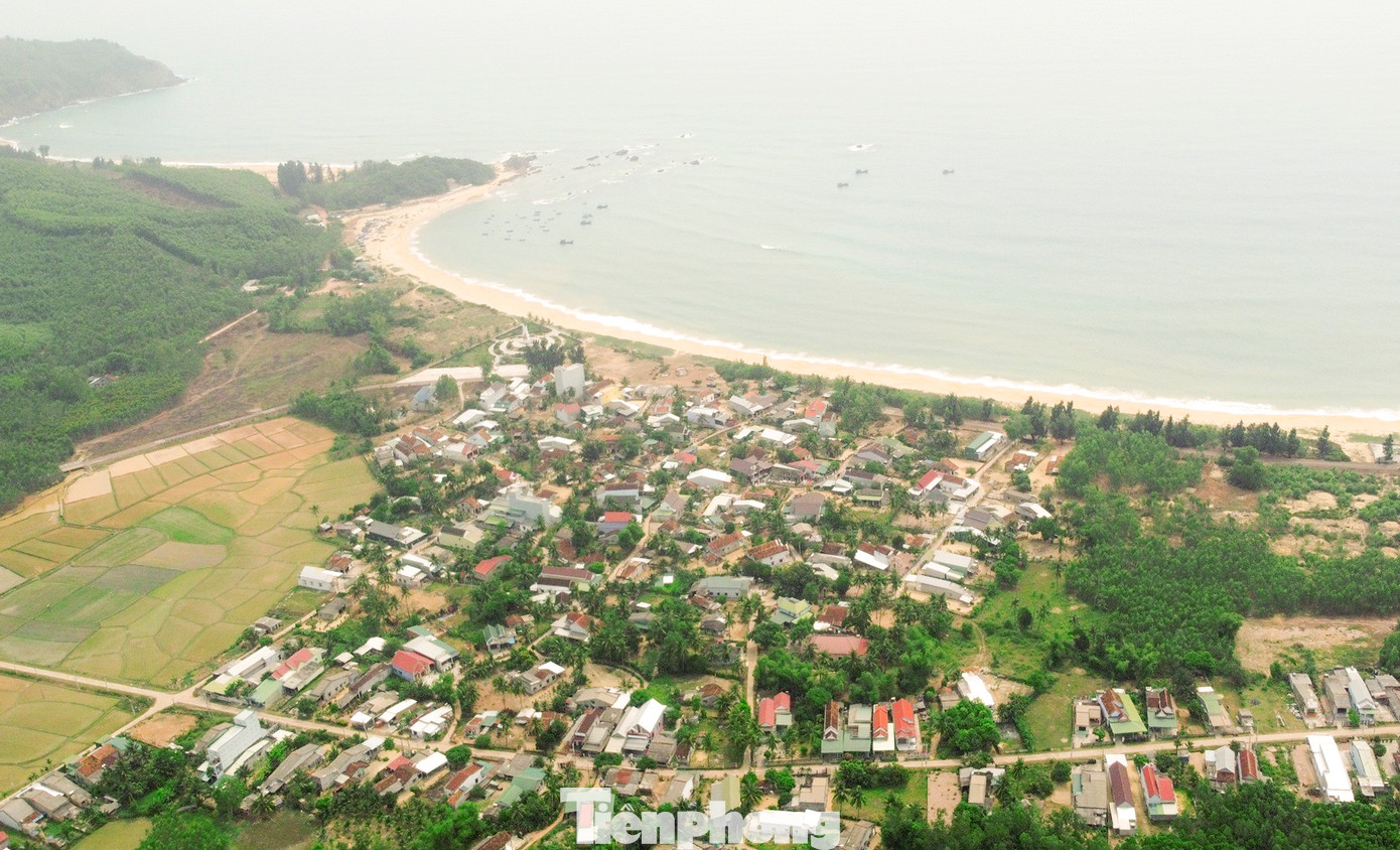 Dự án khi thực hiện phải di dời toàn bộ dân cư khoảng 566 hộ của thôn Lộ Diêu. Ảnh: Trương Định. Dự án khi thực hiện phải di dời toàn bộ dân cư khoảng 566 hộ của thôn Lộ Diêu. Ảnh: Trương Định.