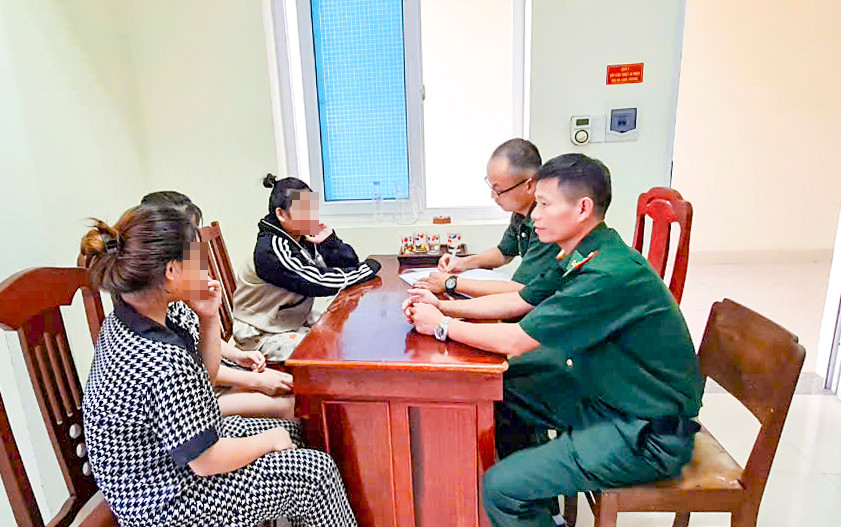 Các nạn nhân được giải cứu. Ảnh: T.H Các nạn nhân được giải cứu. Ảnh: T.H