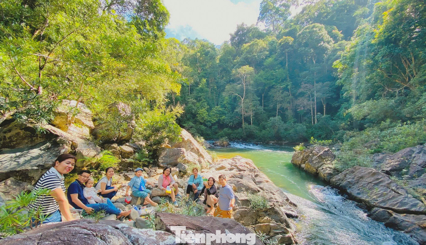 Cảnh sắc núi rừng An Toàn.