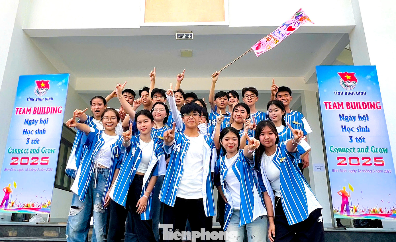Các bạn đoàn viên thanh niên, học sinh hào hứng tham gia ngày hội. Ảnh: Trương Định Các bạn đoàn viên thanh niên, học sinh hào hứng tham gia ngày hội. Ảnh: Trương Định