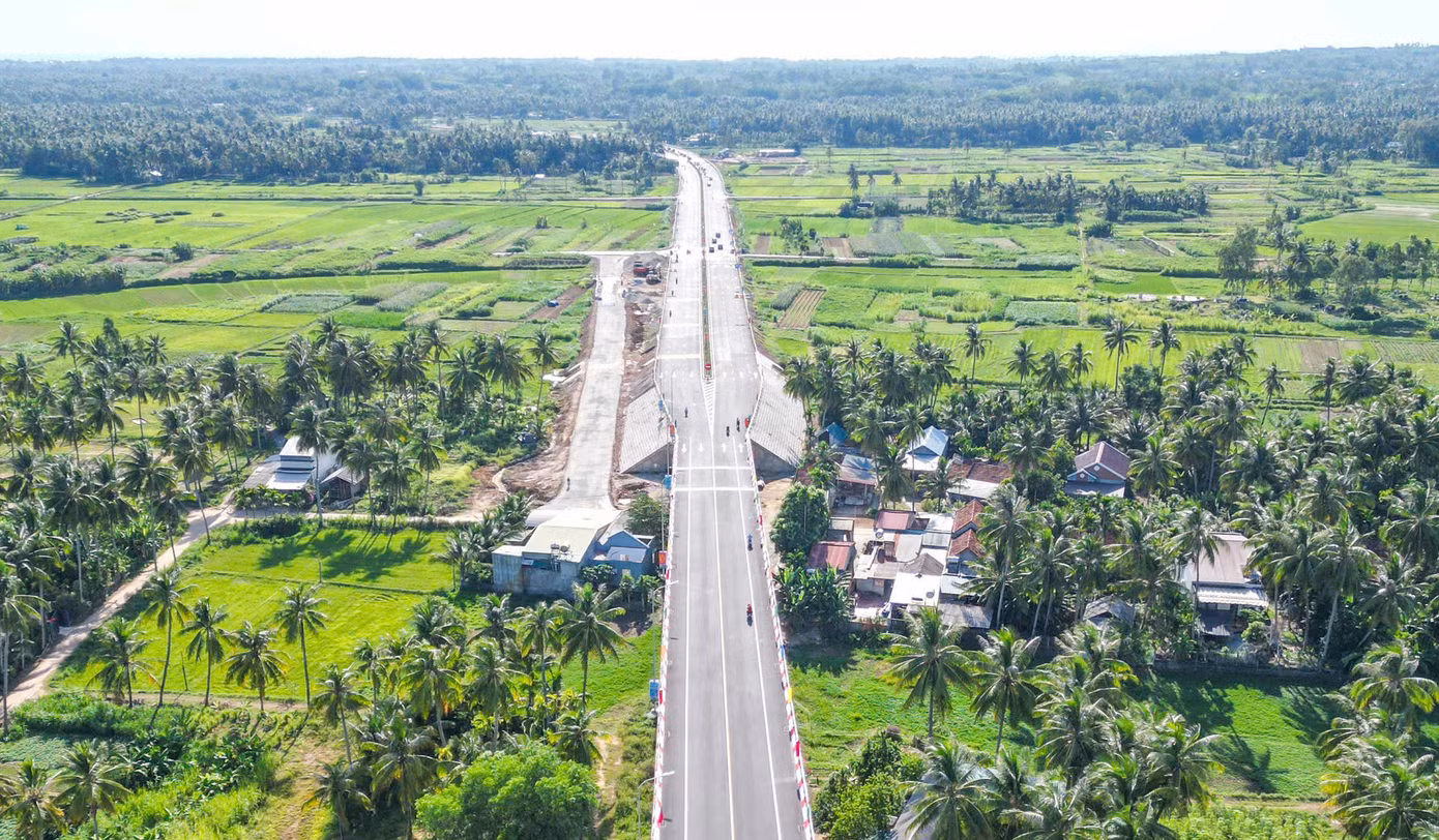 Tuyến đường có chiều dài khoảng 7km... Tuyến đường có chiều dài khoảng 7km...