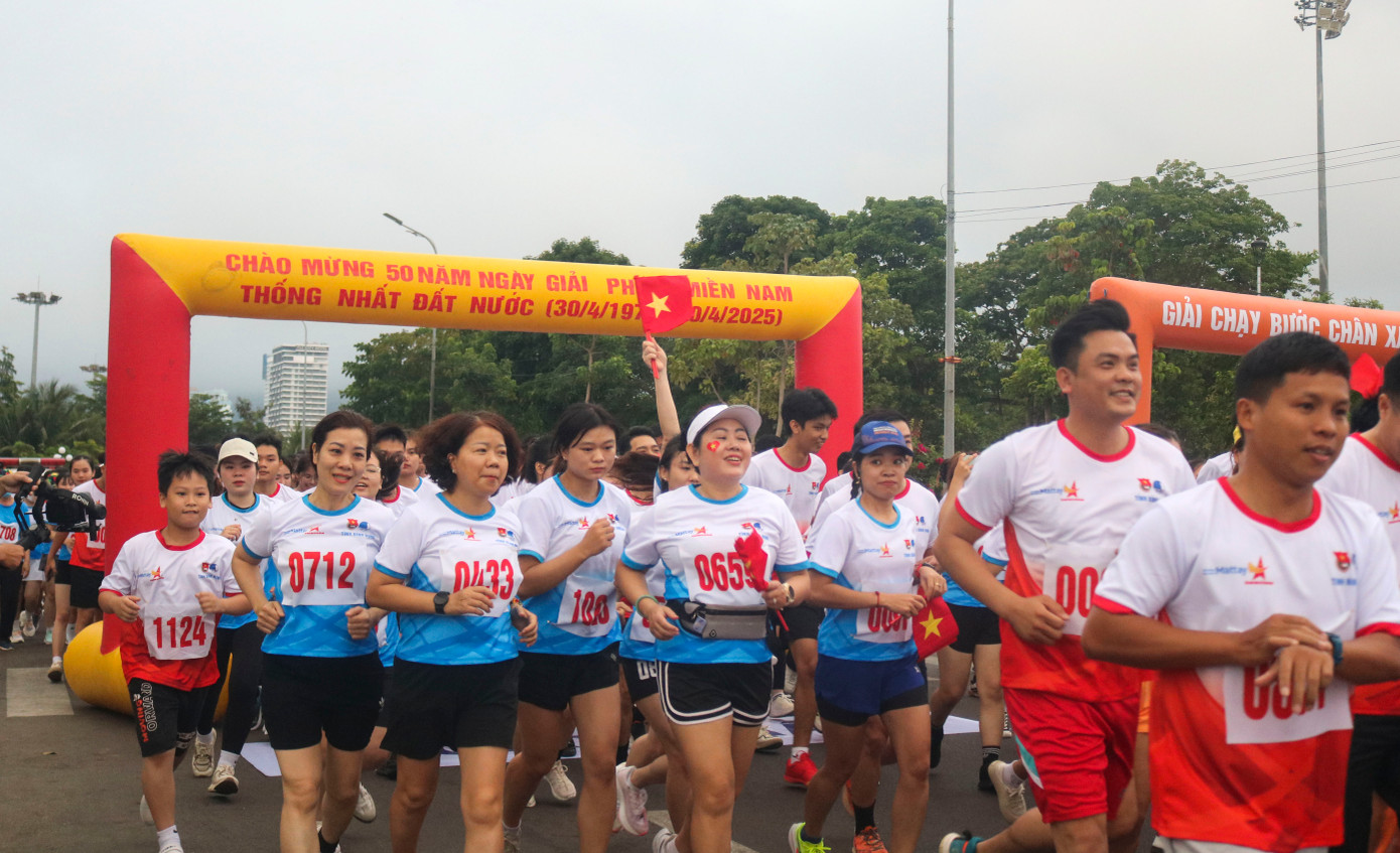 Giải chạy thu hút hơn 1.200 đoàn viên, thanh niên và vận động viên tham gia. Giải chạy thu hút hơn 1.200 đoàn viên, thanh niên và vận động viên tham gia.