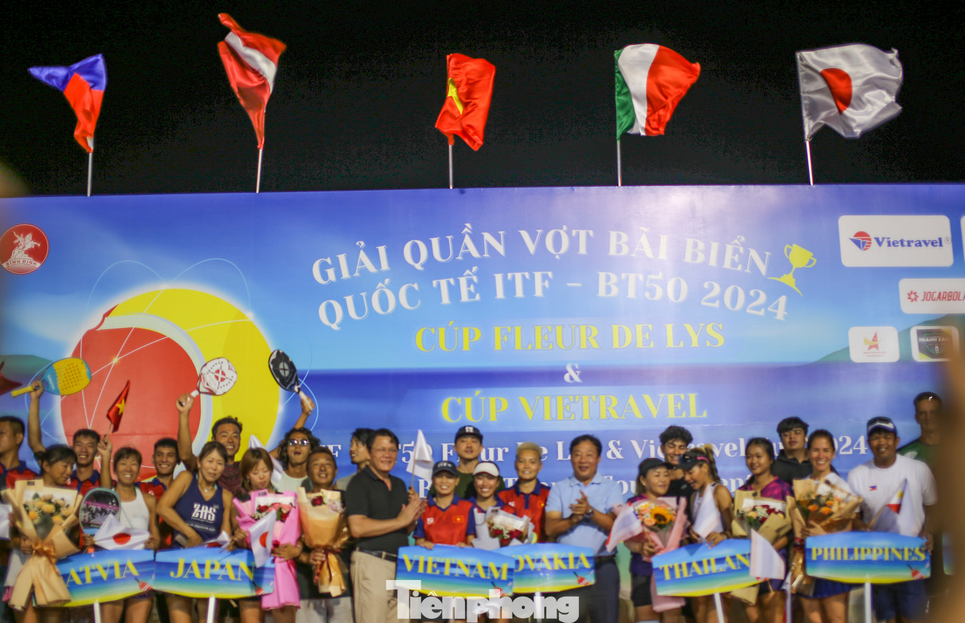 Giải do Liên đoàn Quần vợt Việt Nam phối hợp với Sở Văn hóa và Thể thao tỉnh Bình Định tổ chức. Ảnh: Trương Định Giải do Liên đoàn Quần vợt Việt Nam phối hợp với Sở Văn hóa và Thể thao tỉnh Bình Định tổ chức. Ảnh: Trương Định