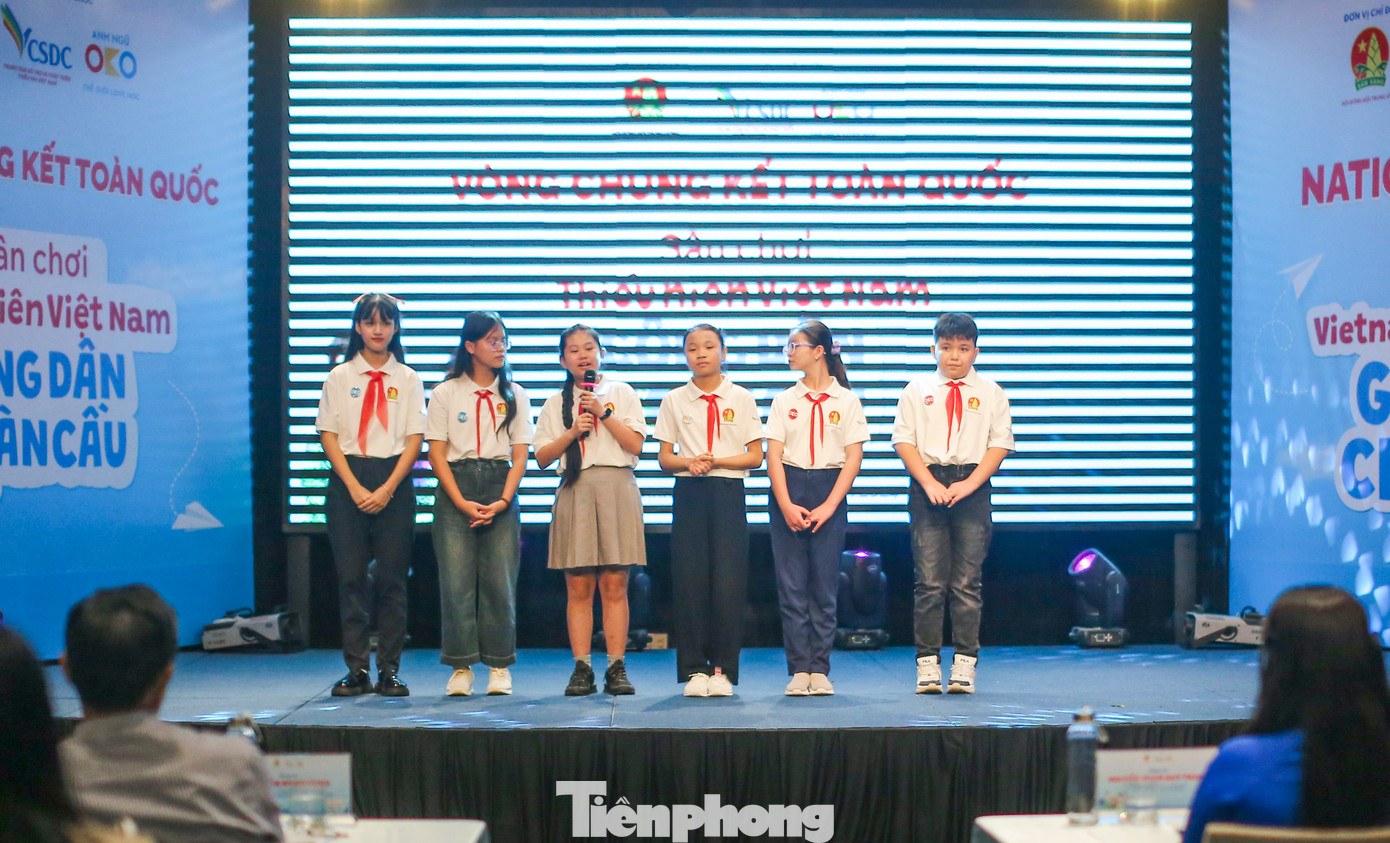 6 thí sinh xuất sắc vào vòng chung kết xếp hạng. Ảnh: Trương Định 6 thí sinh xuất sắc vào vòng chung kết xếp hạng. Ảnh: Trương Định