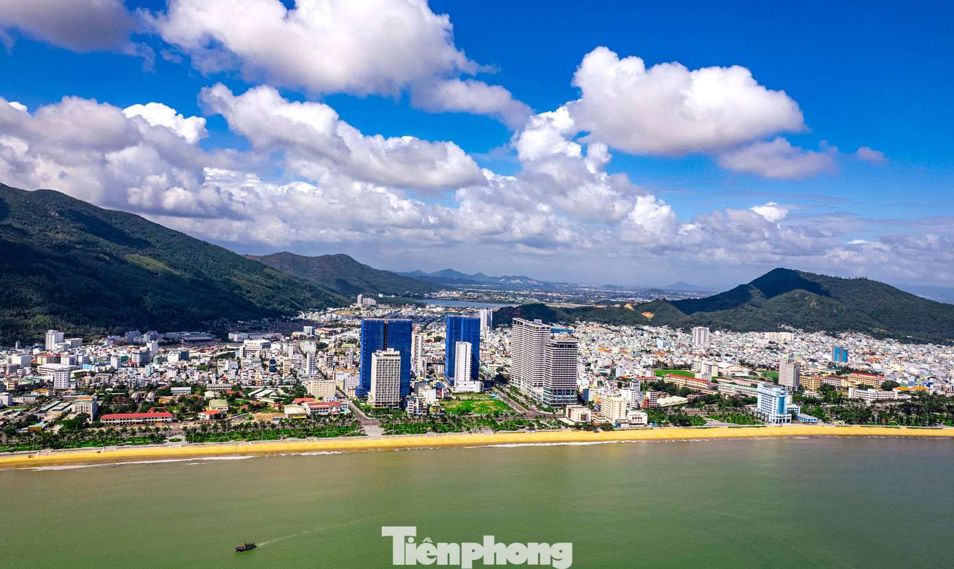 Thời gian đấu giá lúc 8h30 ngày 28/10, tại Hội trường Trung tâm Dịch vụ đấu giá tài sản, số 37 đường Phan Đình Phùng, TP. Quy Nhơn. Mức giá khởi điểm tài sản là gần 250 tỷ đồng. (Ảnh: Dũng Nhân).