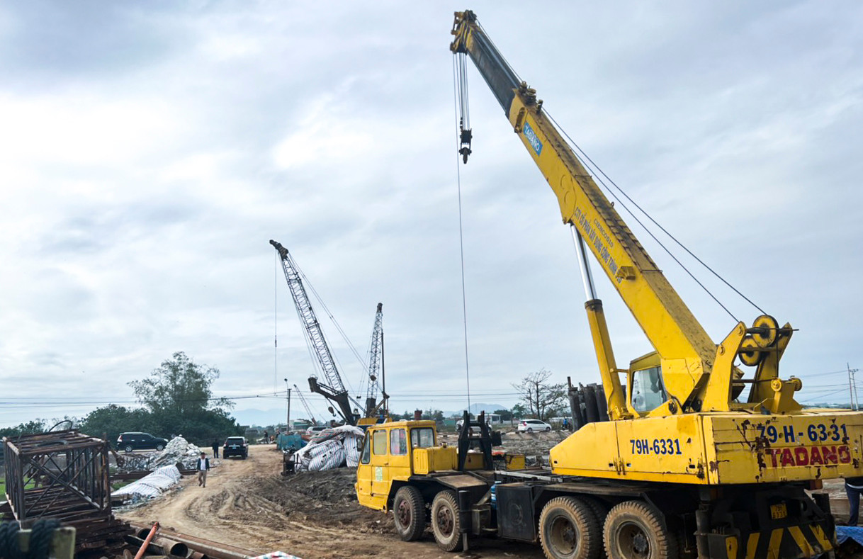 Hiện trường những công trình đang thi công trên địa bàn tỉnh Bình Định.