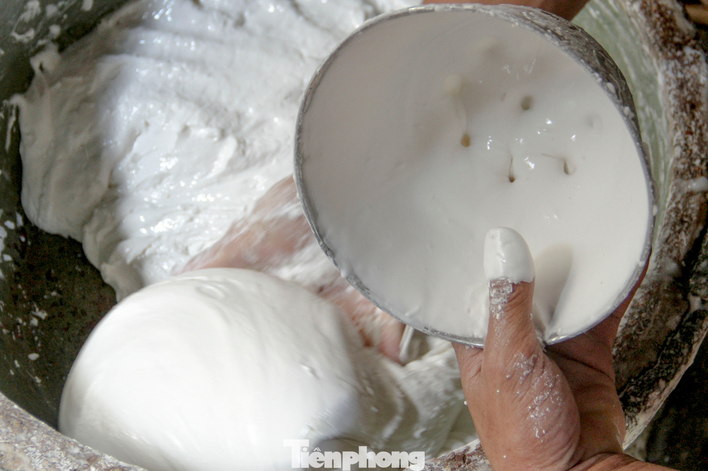 Nguyên liệu để làm ra những sợi bún - bánh (Ảnh: Trương Định).