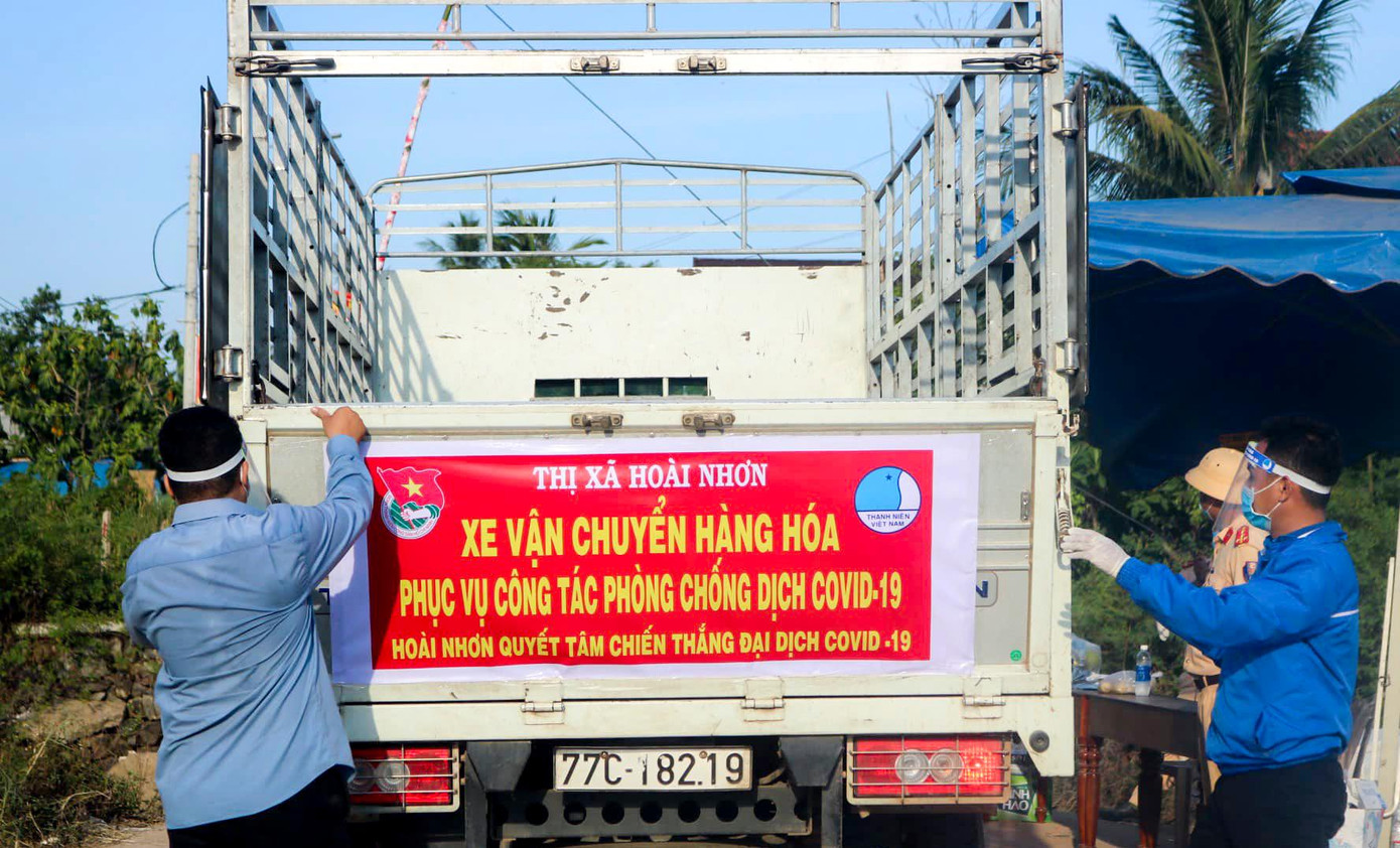 Lực lượng ĐVTN thị xã Hoài Nhơn tích cực chung tay phòng chống dịch. Lực lượng ĐVTN thị xã Hoài Nhơn tích cực chung tay phòng chống dịch.