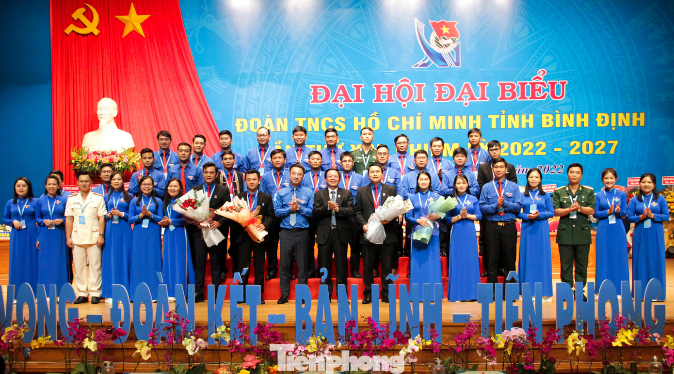 Tại phiên làm việc thứ nhất, Đại hội tiến hành bầu Ban Chấp hành khóa XIV, nhiệm kỳ 2022 - 2027 gồm 39 anh, chị (khuyết 02); bầu đoàn đại biểu dự Đại hội Đoàn toàn quốc lần thứ XII gồm 12 anh, chị.