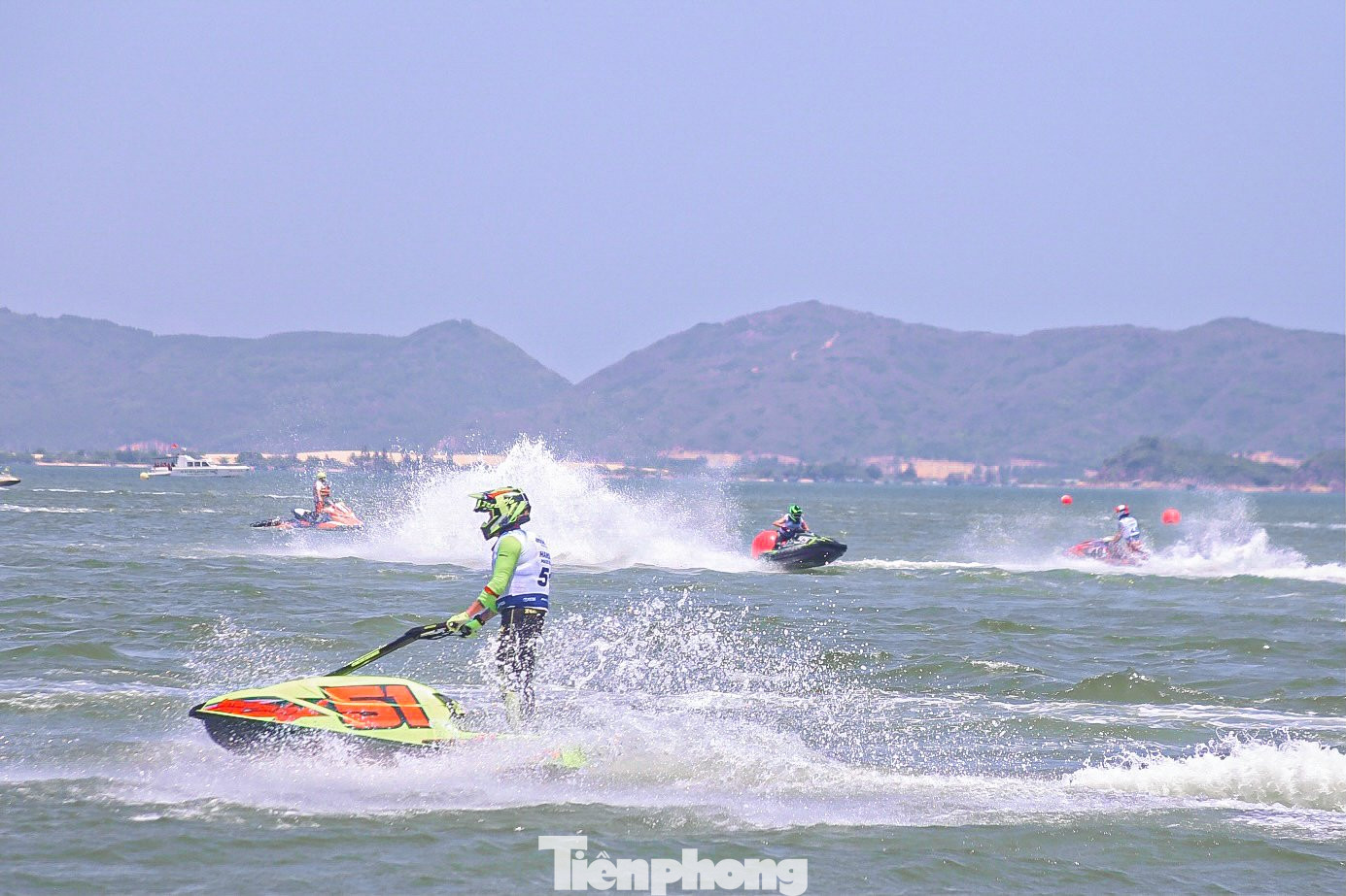 Về số lượng và chất lượng các tay đua năm nay, theo ông Raimondo di San Germano - Giám đốc điều hành của Aquabike Promotion, đây không phải là số lượng nhiều nhất, nhưng là cuộc đua có chất lượng VĐV tốt nhất trong 10 năm qua. Về số lượng và chất lượng các tay đua năm nay, theo ông Raimondo di San Germano - Giám đốc điều hành của Aquabike Promotion, đây không phải là số lượng nhiều nhất, nhưng là cuộc đua có chất lượng VĐV tốt nhất trong 10 năm qua.