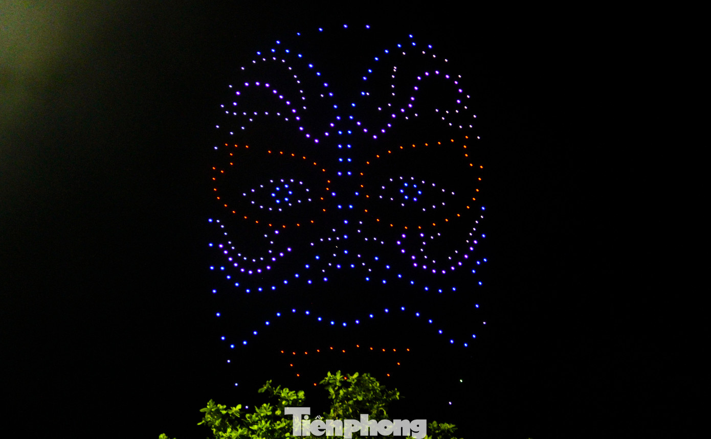 Biểu tượng mặt nạ tuồng. Ảnh: Trương Định