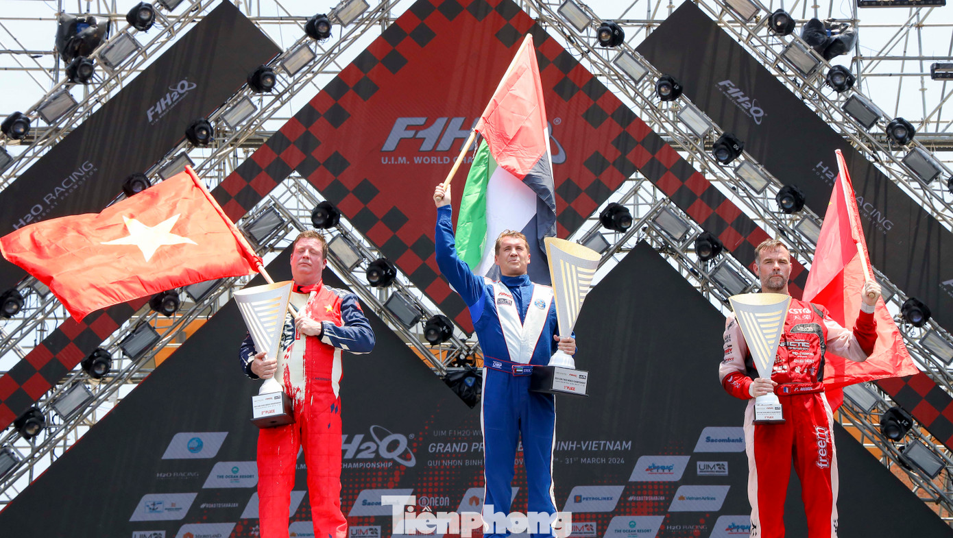 Các nhà vô địch. Ảnh: BTC Các nhà vô địch. Ảnh: BTC