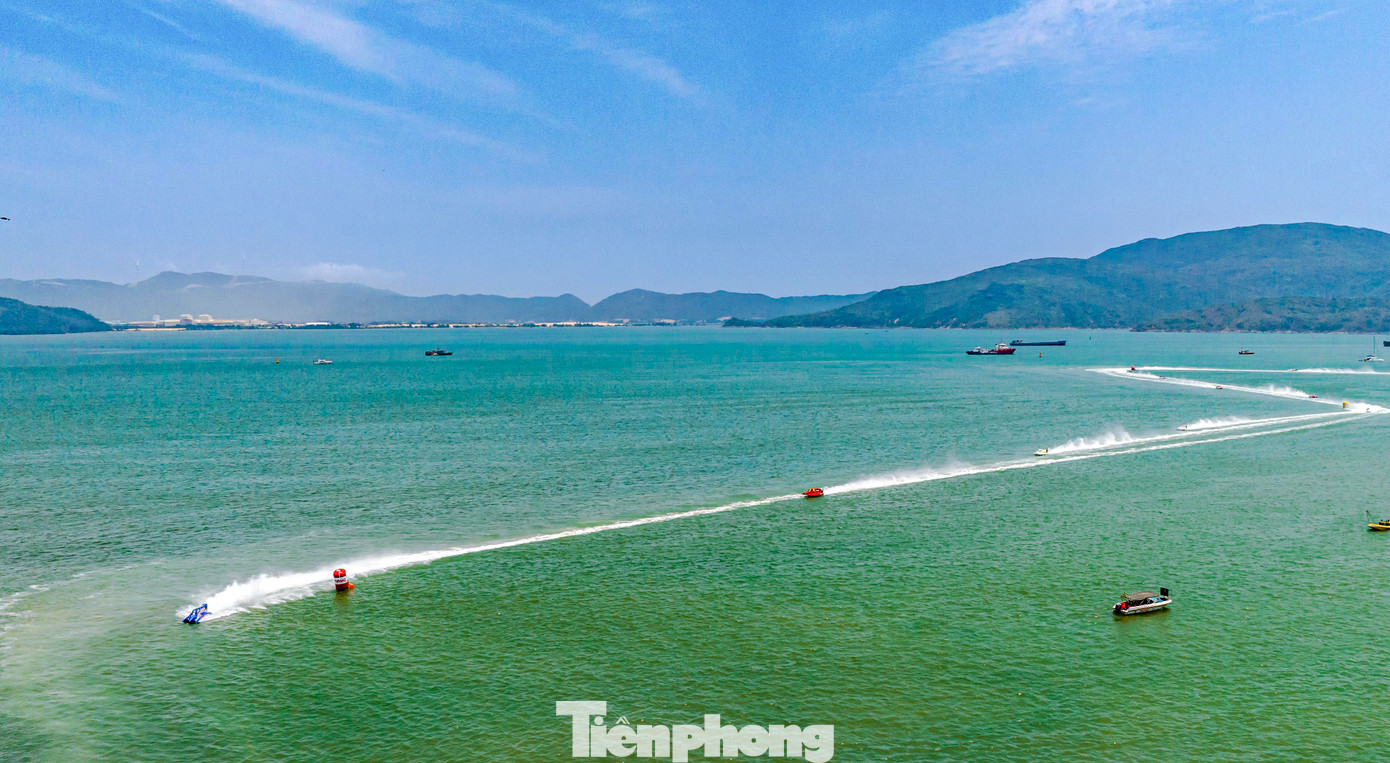 Khoảng cách của 2 tay đua top đầu. Ảnh: Dũng Nhân Khoảng cách của 2 tay đua top đầu. Ảnh: Dũng Nhân