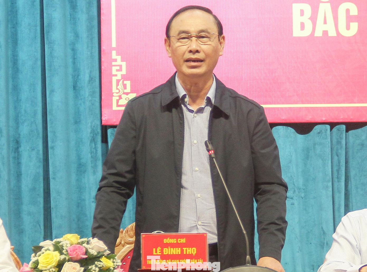 Thứ trưởng Bộ GTVT Lê Đình Thọ phát biểu. Ảnh: Trương Định Thứ trưởng Bộ GTVT Lê Đình Thọ phát biểu. Ảnh: Trương Định