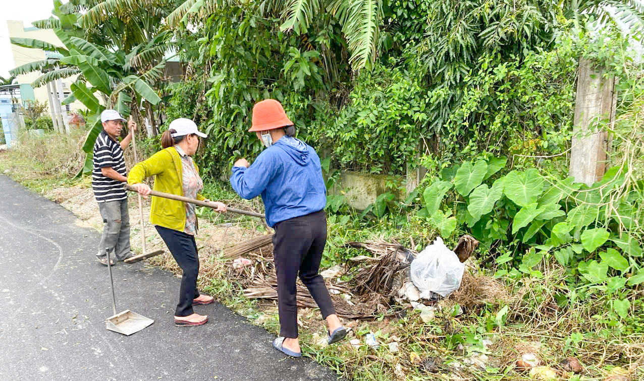 Từ khi có “ngày thứ Bảy xanh”, các tuyến đường của xã Phước Nghĩa trước đây không chỉ sạch mà còn trở nên thân thiện hơn.