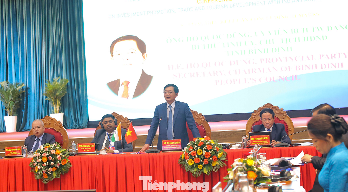 Bí thư Tỉnh ủy Bình Định cam kết, tỉnh sẽ tạo điều kiện với những cơ chế, chính sách tốt nhất hiện nay cho các nhà đầu tư. Ảnh: Trương Định