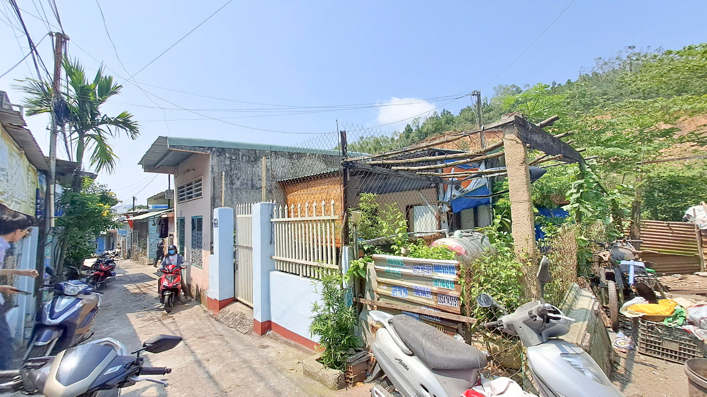 Khu vực dân cư dự án đường đi qua. Khu vực dân cư dự án đường đi qua.