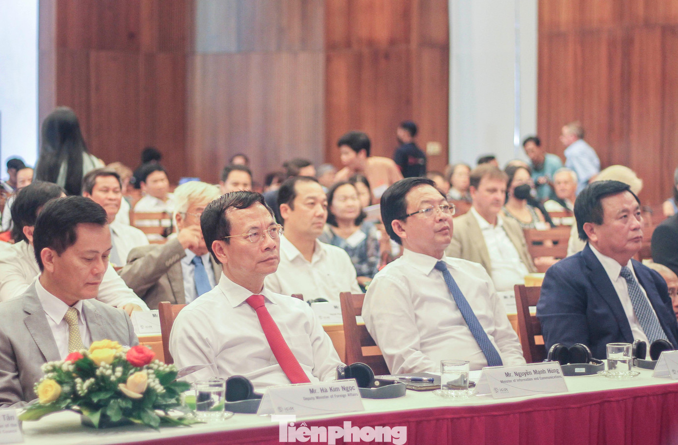 Các đại biểu tham dự. Ảnh: Trương Định