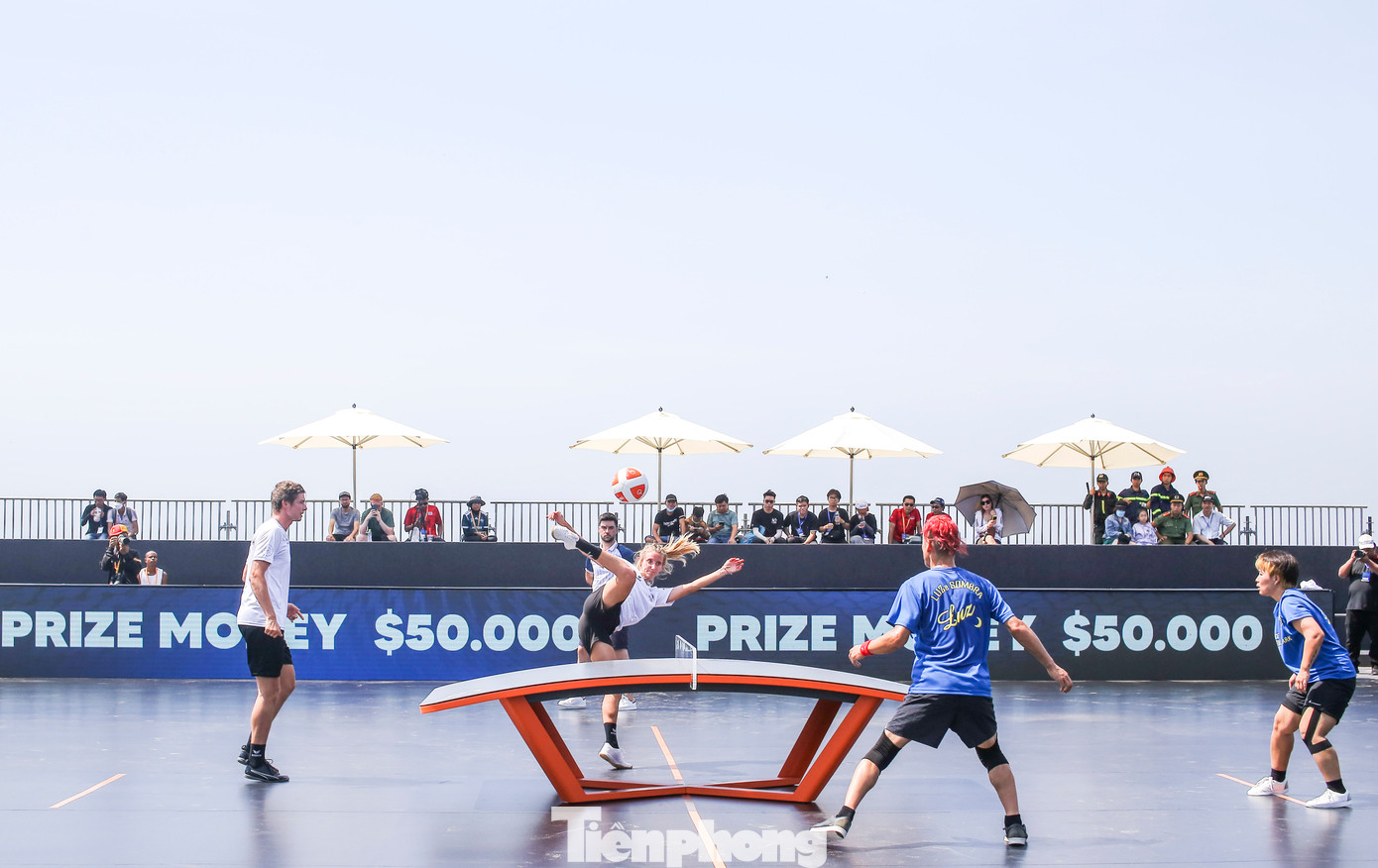 Teqball ra đời tại Hungary năm 2014, là môn thể thao có tốc độ phát triển nhanh và đang ngày càng phổ biến. FITEQ đã tổ chức được 5 kỳ World Cup (2017, 2018, 2019, 2022, 2023). Ảnh: Trương Định Teqball ra đời tại Hungary năm 2014, là môn thể thao có tốc độ phát triển nhanh và đang ngày càng phổ biến. FITEQ đã tổ chức được 5 kỳ World Cup (2017, 2018, 2019, 2022, 2023). Ảnh: Trương Định