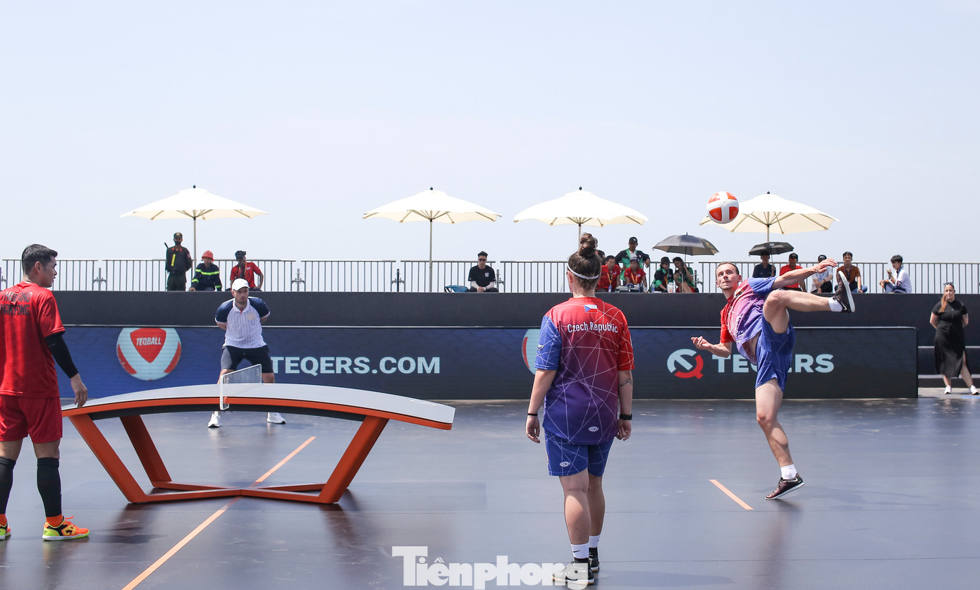 Teqball ra đời tại Hungary năm 2014, là môn thể thao có tốc độ phát triển nhanh và đang ngày càng phổ biến. FITEQ đã tổ chức được 5 kỳ World Cup (2017, 2018, 2019, 2022, 2023). Ảnh: Trương Định Teqball ra đời tại Hungary năm 2014, là môn thể thao có tốc độ phát triển nhanh và đang ngày càng phổ biến. FITEQ đã tổ chức được 5 kỳ World Cup (2017, 2018, 2019, 2022, 2023). Ảnh: Trương Định