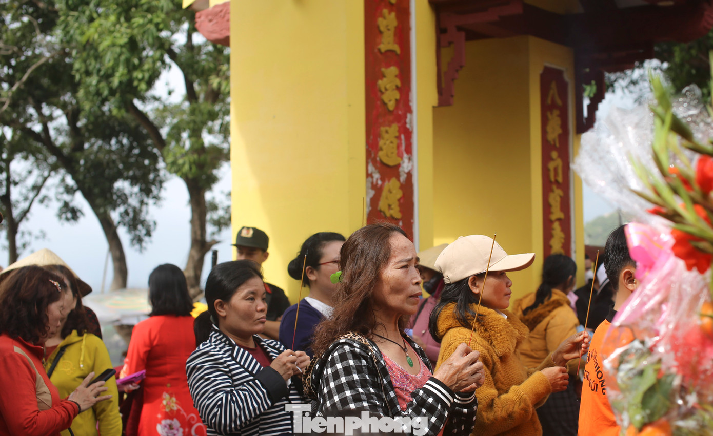 Lễ hội chùa Ông Núi chính là ngày giỗ của Hòa thượng Thích Trừng Tịnh, một trong những người có nhiều đóng góp cho sự phát triển của chùa. Ảnh: Trương Định.