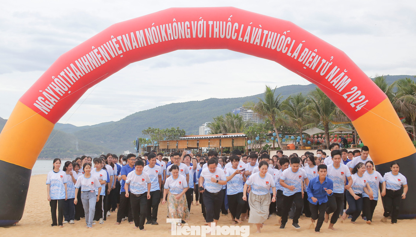 Giải chạy Thanh niên Việt Nam nói không với thuốc lá và thuốc lá điện tử tại bãi biển Quy Nhơn thu hút rất đông các bạn ĐV, TN tham gia. Ảnh: Trương Định Giải chạy Thanh niên Việt Nam nói không với thuốc lá và thuốc lá điện tử tại bãi biển Quy Nhơn thu hút rất đông các bạn ĐV, TN tham gia. Ảnh: Trương Định