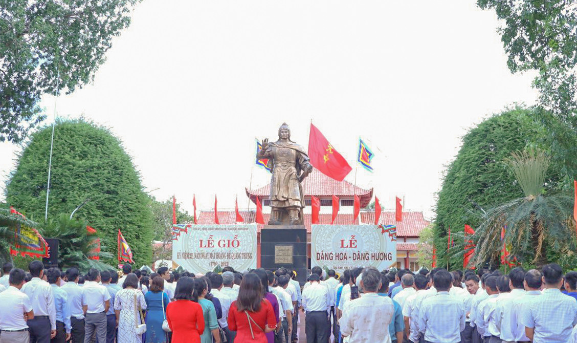 Lễ giỗ kỷ niệm 231 năm ngày mất của Hoàng đế Quang Trung (1792-2023). Ảnh: Trang Lê. Lễ giỗ kỷ niệm 231 năm ngày mất của Hoàng đế Quang Trung (1792-2023). Ảnh: Trang Lê.