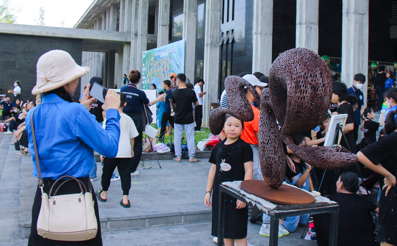 Đây là chương trình do ICISE và Chi Cục Bảo vệ Môi trường thuộc Sở TN&amp;MT tỉnh Bình Định phối hợp tổ chức, thu hút 300 học sinh, sinh viên và công chúng yêu môi trường trong, ngoài tỉnh tham dự.