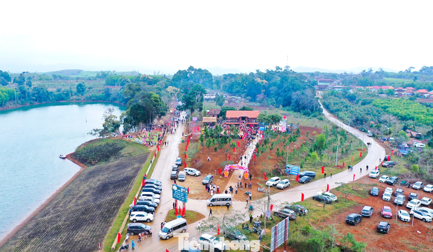 Nằm ở độ cao 800m so với mặt nước biển, xã Vĩnh Sơn, huyện miền núi Vĩnh Thạnh được ví như “Đà Lạt của Bình Định” bởi khí hậu ôn đới, nhiều thắng cảnh đẹp. Nằm ở độ cao 800m so với mặt nước biển, xã Vĩnh Sơn, huyện miền núi Vĩnh Thạnh được ví như “Đà Lạt của Bình Định” bởi khí hậu ôn đới, nhiều thắng cảnh đẹp.