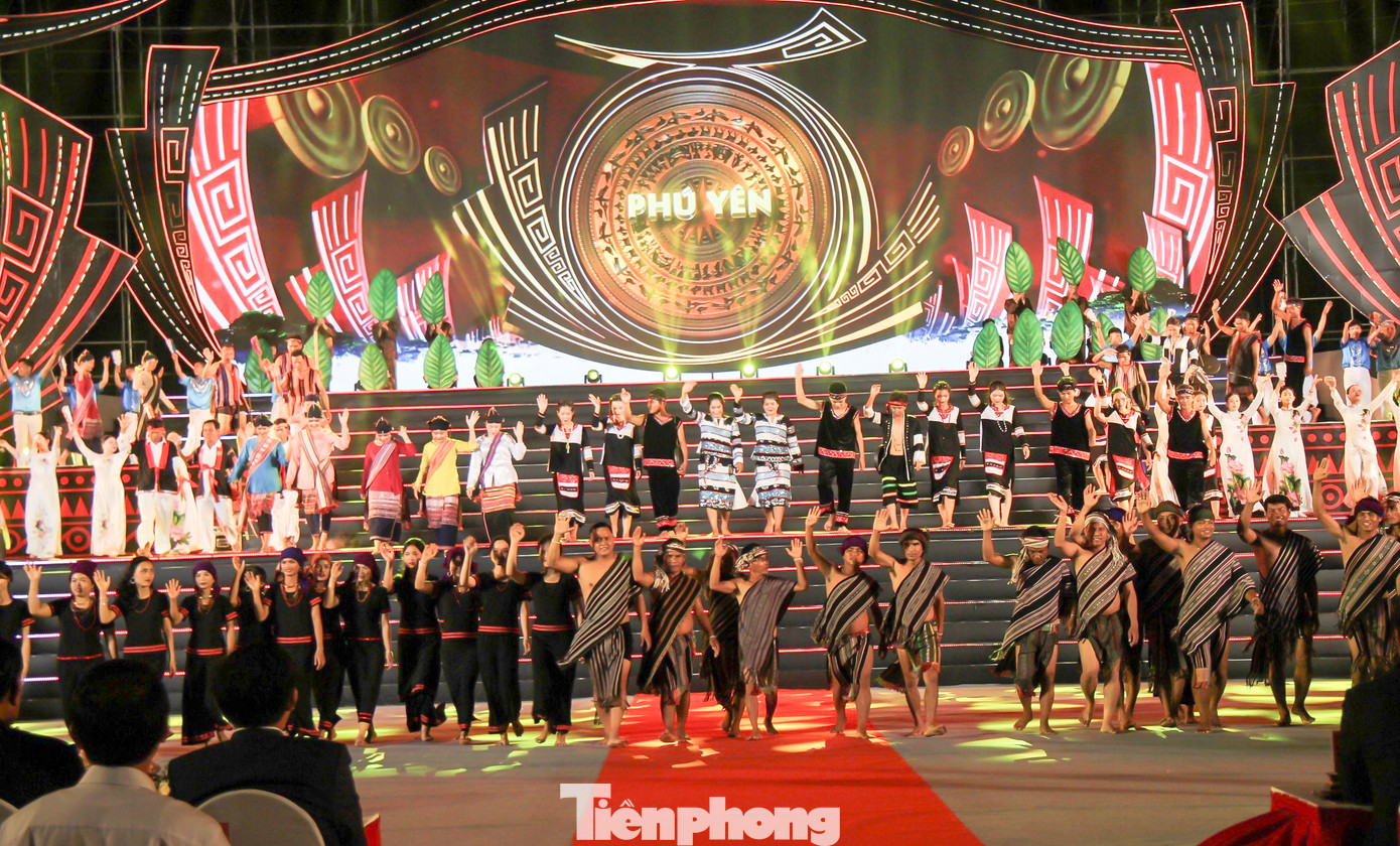 Khai mạc Ngày hội văn hóa các dân tộc miền Trung lần thứ IV - năm 2023 tại Bình Định. Khai mạc Ngày hội văn hóa các dân tộc miền Trung lần thứ IV - năm 2023 tại Bình Định.