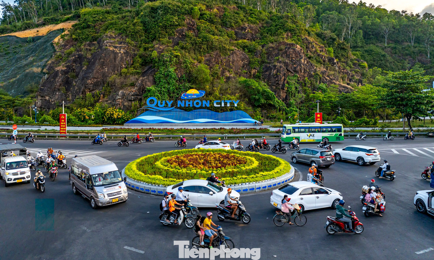 Nút giao thông là cửa ngõ dẫn vào TP. Quy Nhơn. Ảnh: Dũng Nhân Nút giao thông là cửa ngõ dẫn vào TP. Quy Nhơn. Ảnh: Dũng Nhân