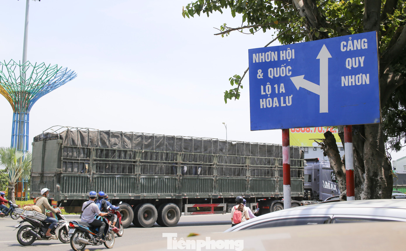 Khu vực có tuyến đường dẫn xuống cảng Quy Nhơn. Ảnh: Trương Định Khu vực có tuyến đường dẫn xuống cảng Quy Nhơn. Ảnh: Trương Định