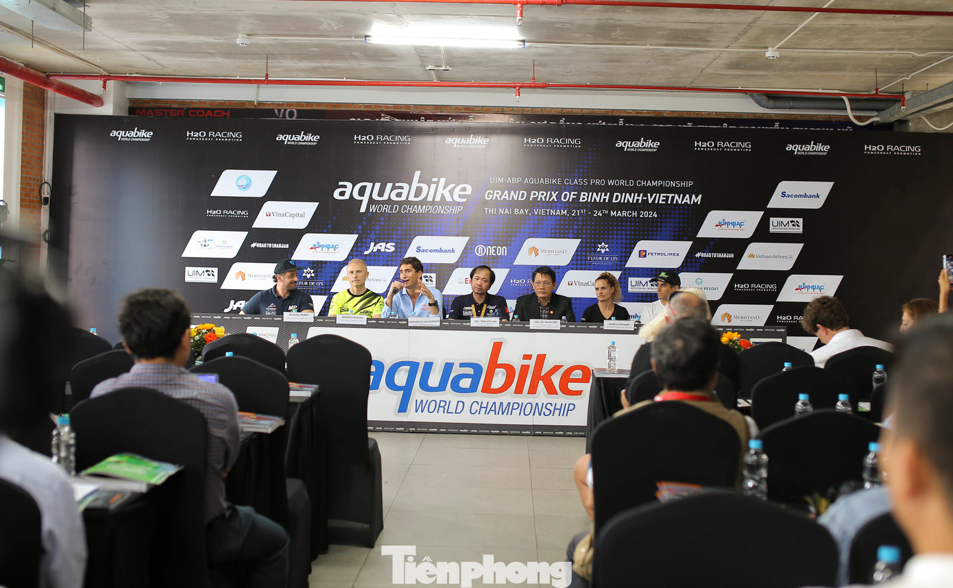 Họp báo công bố Giải đua mô tô nước thế giới UIM-ABP Aquabike World Championship.