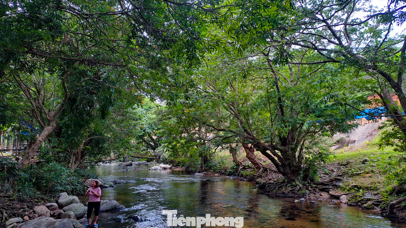 Theo ông Bảo, hiện mới thông qua quy hoạch tổng thể xã Vĩnh Hiệp, đang chờ quy hoạch 1/500 để kêu gọi đầu tư. Mới đây địa phương đã thông qua một đề án phát triển du lịch cộng đồng, trong đó có suối Tà Má. Ảnh: Trương Định