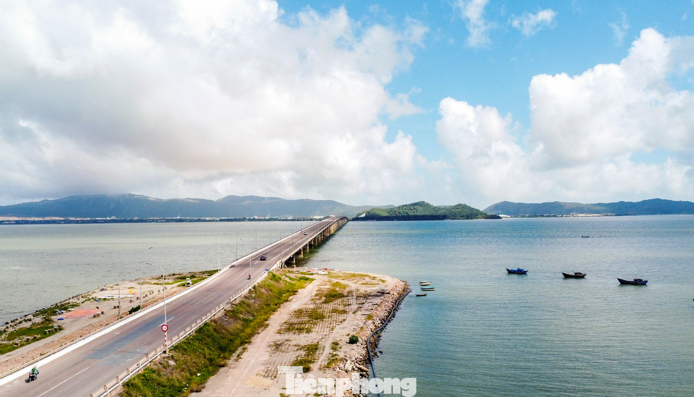 Đầm Thị Nại. Ảnh: Trương Định