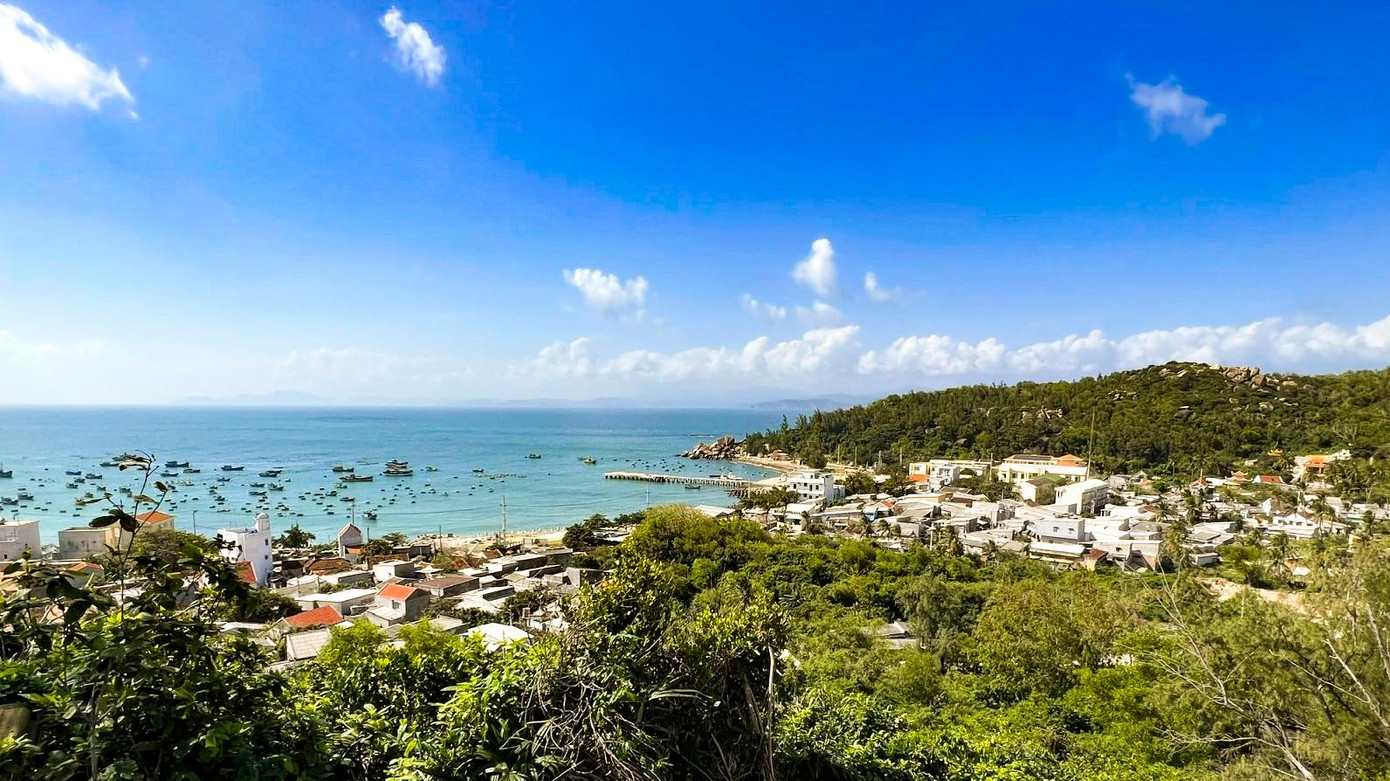 Một góc xã đảo Nhơn Châu. Ảnh: Trương Định