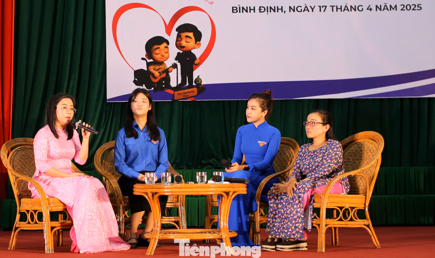 Chương trình giao lưu. Ảnh: Trương Định