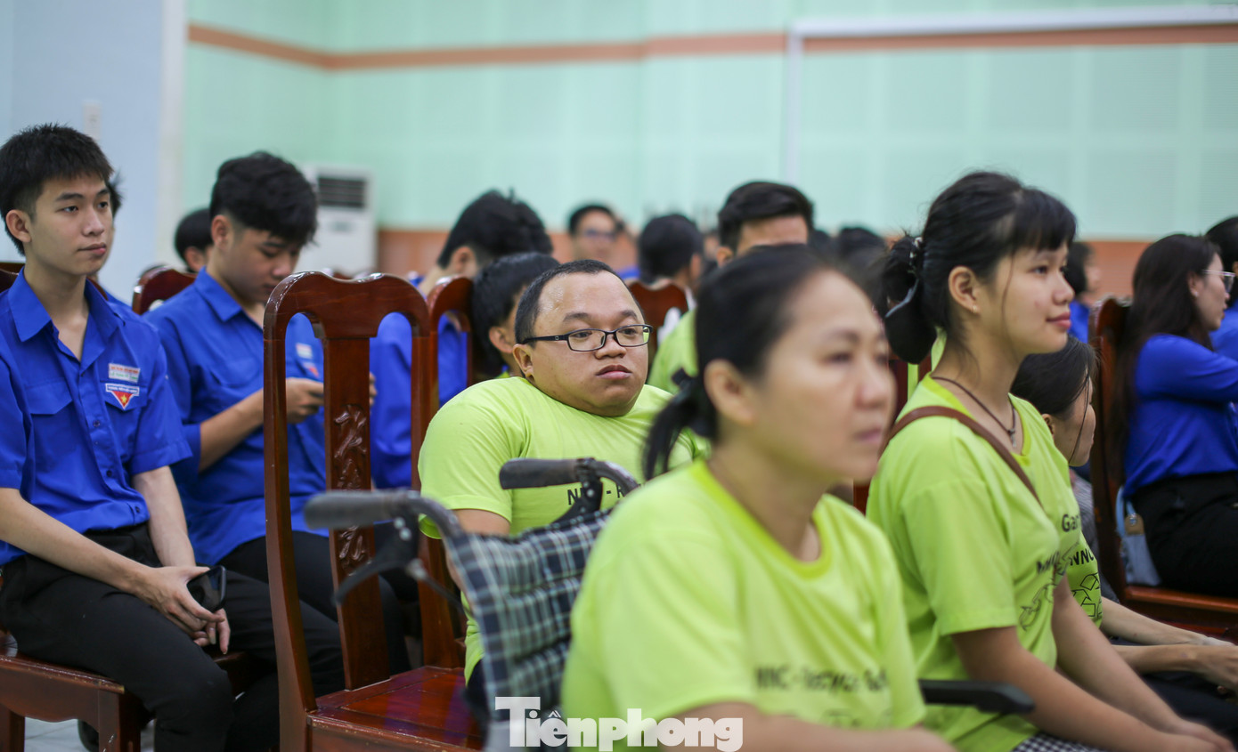 Chương trình thu hút đông đảo các bạn ĐVTN tham gia theo dõi. Ảnh: Trương Định Chương trình thu hút đông đảo các bạn ĐVTN tham gia theo dõi. Ảnh: Trương Định