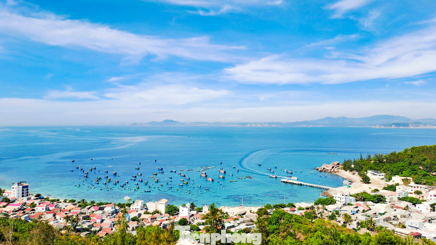 Xã đảo Nhơn Châu (hay còn gọi Cù Lao Xanh). Ảnh: Trương Định. Xã đảo Nhơn Châu (hay còn gọi Cù Lao Xanh). Ảnh: Trương Định.