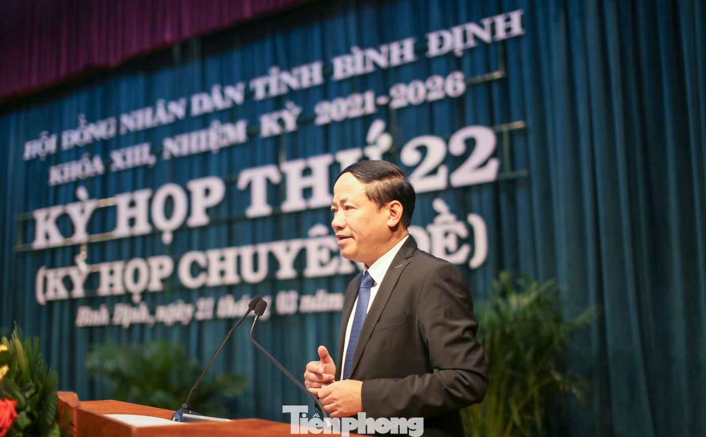 Chủ tịch tỉnh Bình Định Phạm Anh Tuấn phát biểu tại kỳ họp. Ảnh: Trương Định. Chủ tịch tỉnh Bình Định Phạm Anh Tuấn phát biểu tại kỳ họp. Ảnh: Trương Định.