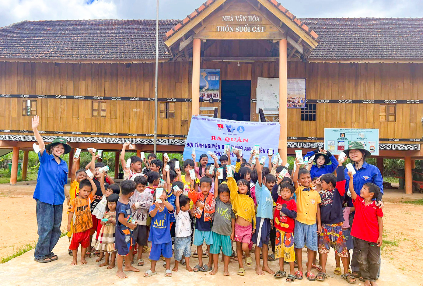 Tuổi trẻ Bình Định với các hoạt động tình nguyện hè tại địa bàn khó khăn.