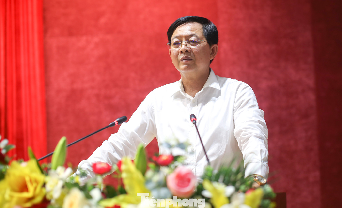 Ông Hồ Quốc Dũng phát biểu. Ảnh: Trương Định