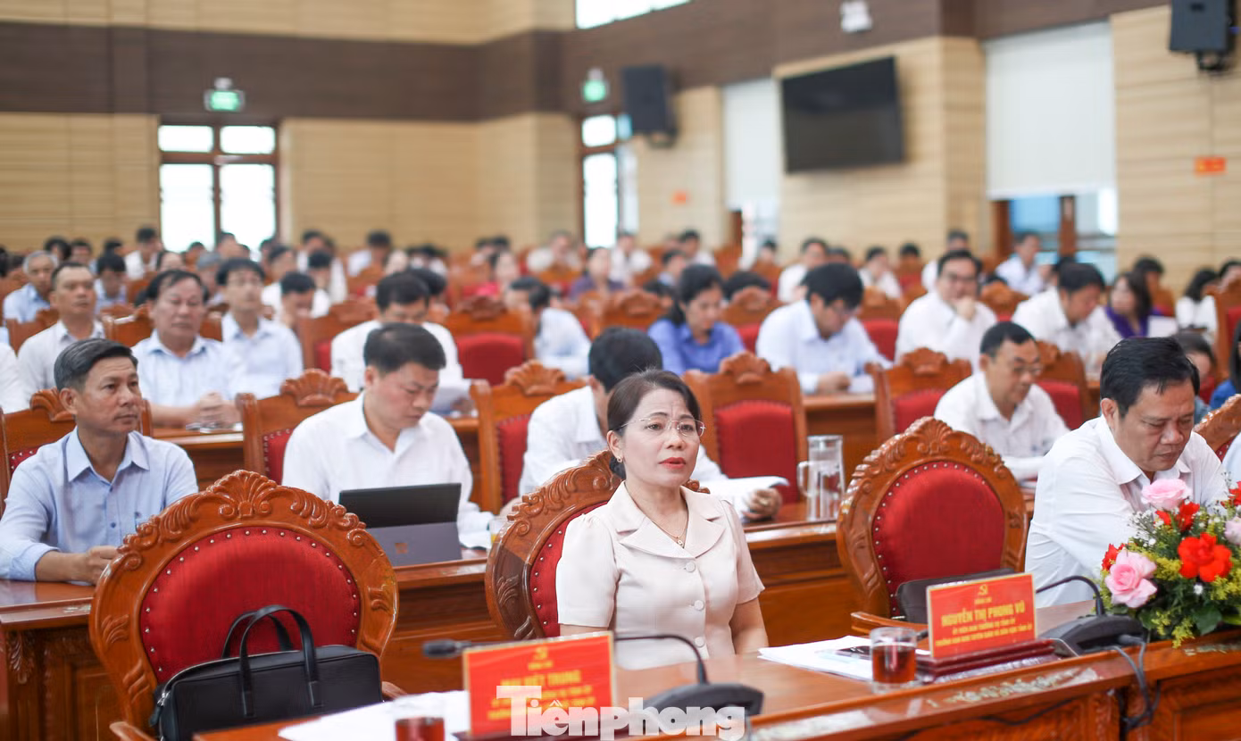 Quang cảnh buổi làm việc. Ảnh: Trương Định Quang cảnh buổi làm việc. Ảnh: Trương Định