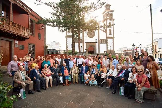 Việc được xác lập kỷ lục thế giới là cơ hội cho cả gia đình đông con cháu này tụ hội tại quê nhà. Việc được xác lập kỷ lục thế giới là cơ hội cho cả gia đình đông con cháu này tụ hội tại quê nhà.