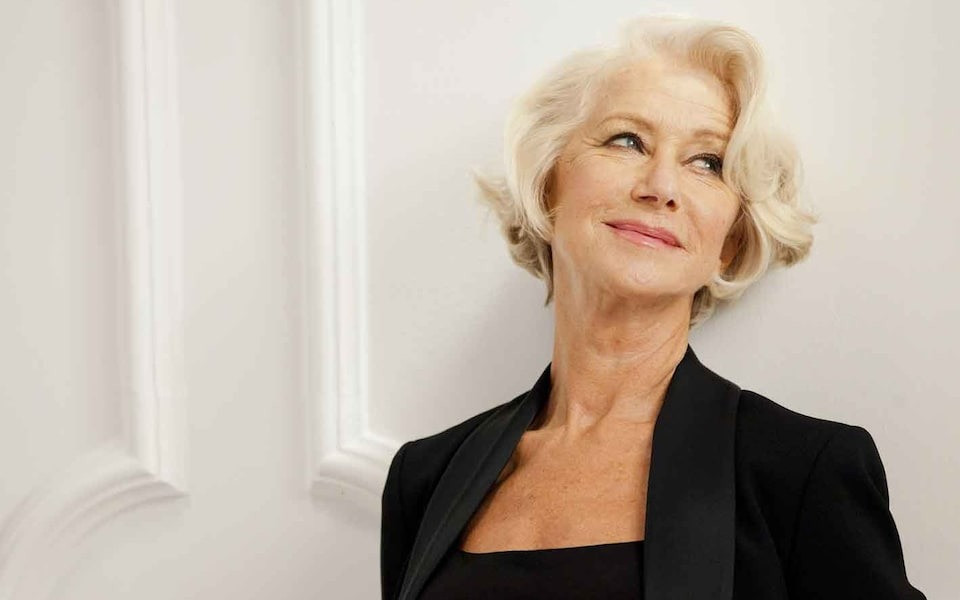 24 phút 56 giây là tổng thời gian Helen Mirren khỏa thân trước ống kính trong gần 6 thập kỷ đóng phim. 24 phút 56 giây là tổng thời gian Helen Mirren khỏa thân trước ống kính trong gần 6 thập kỷ đóng phim.
